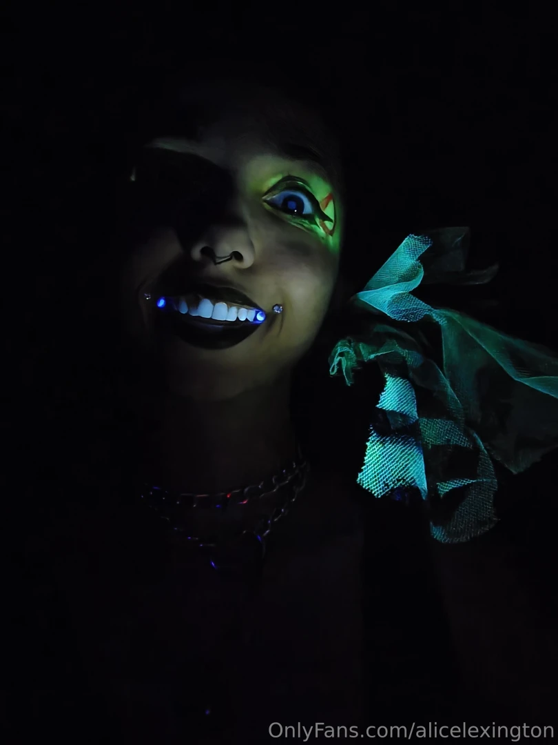 I m in the darkness and i do not come in peace part 2 