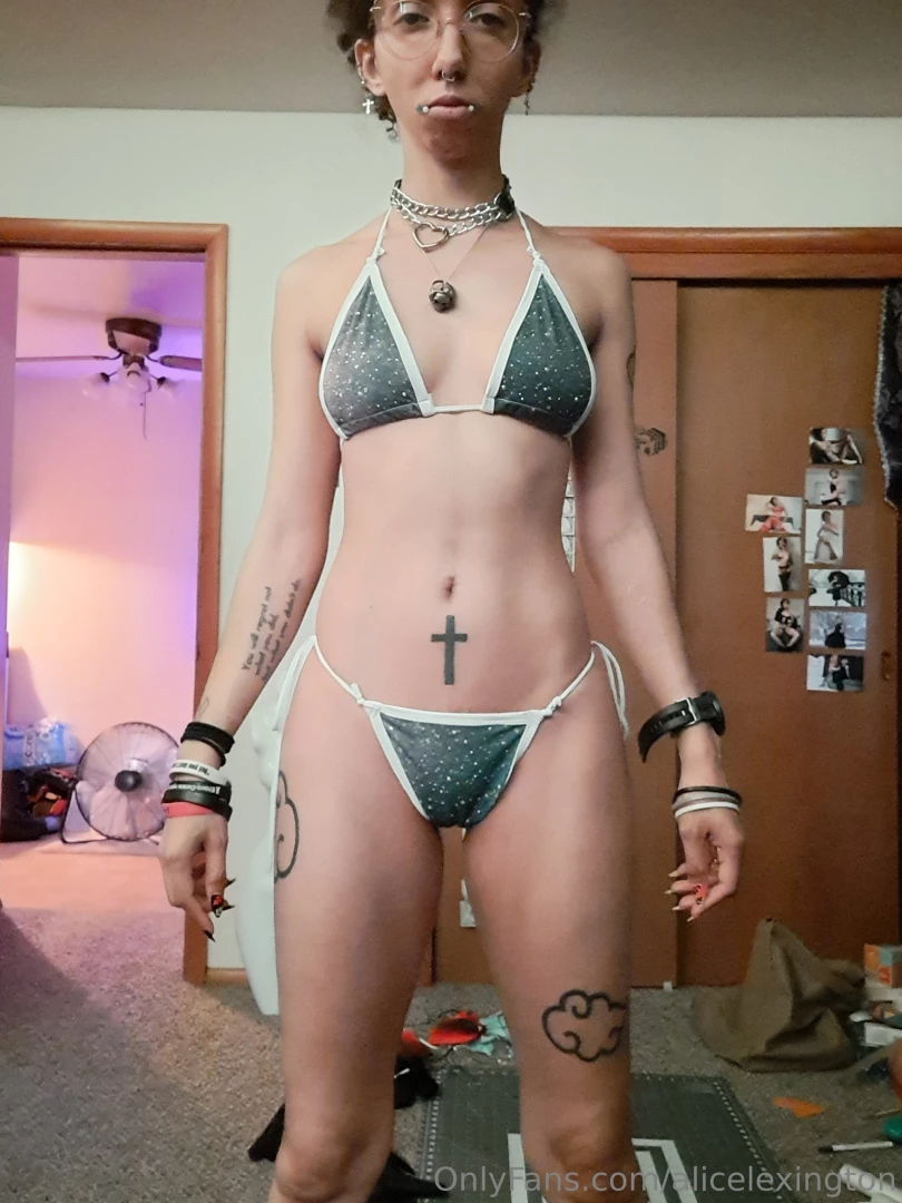 Pardon the lighting it was purple and white but because my lighting 