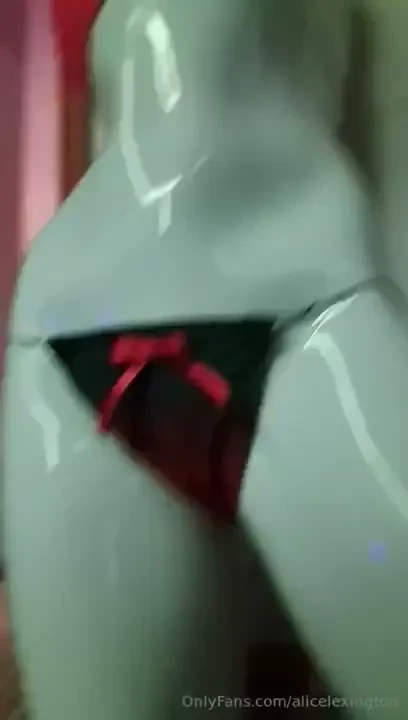 My camera refused to focus and have the right color i need a new phone 