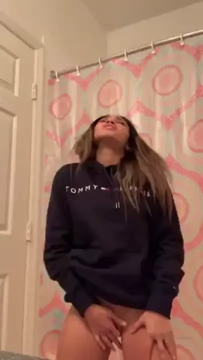 Not sure if i have posted this masturbating video yet 