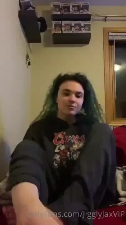 What s better than huge titties and size 9 10 perfect soles 