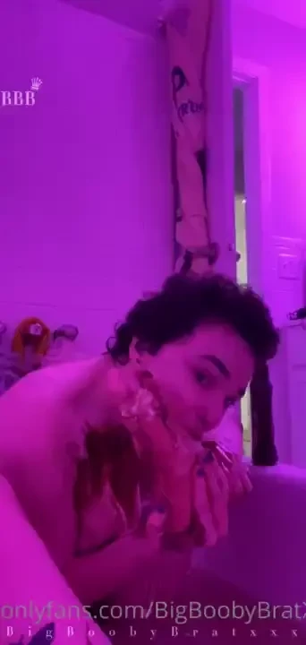 Nothing like sucking my toes and worshipping my feet 