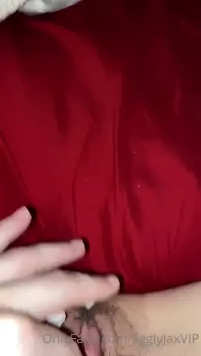 Used my wand on my clit for 20 minutes but i still had to play w 