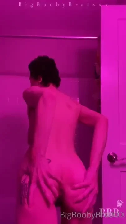 Jiggly shower strip tease 