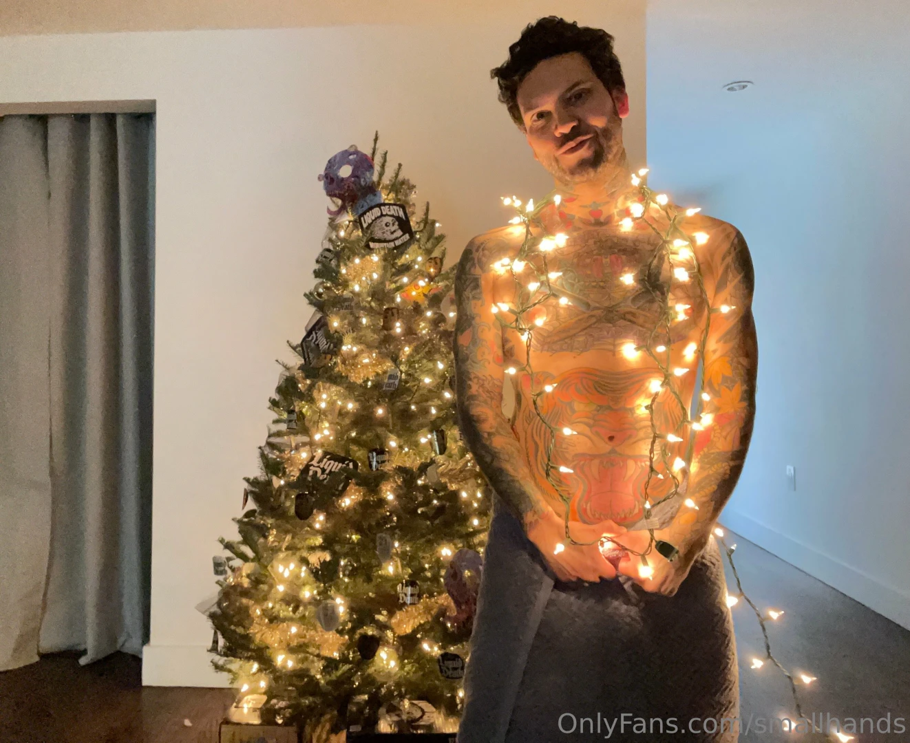 Hol iday solo wouldn t you love to watch me stroke my cock for the hol 