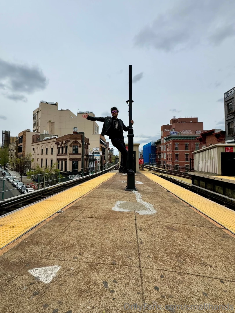 I do know how to work a pole 