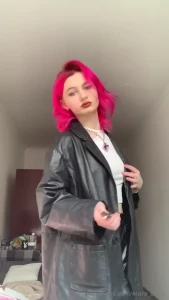 Crimson lady