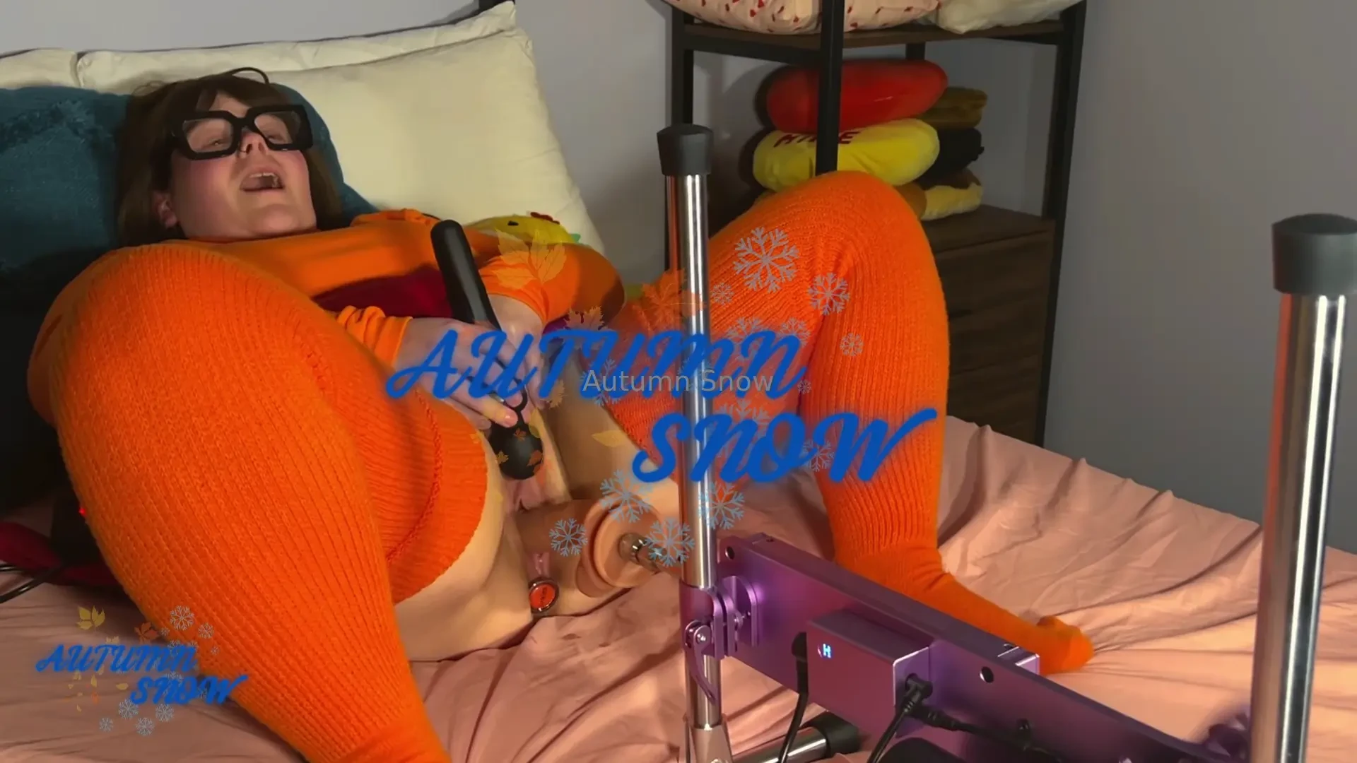 Velma s fucking machine anal fantasy velma gets herself off after 