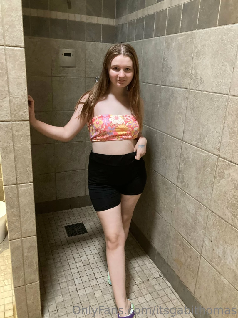 Who s gonna shower with me 