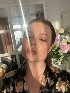 How slay queen sing shine bright like a diamond