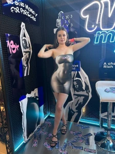 Would u like to go on the date with me