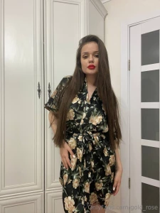 In this picture i look like an obese housewife who would do anything