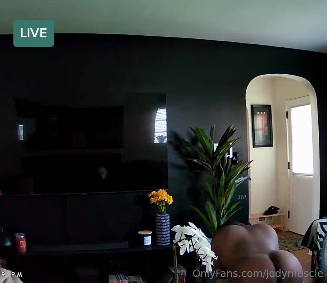 At my neighbor s house - bout to give him a piece 