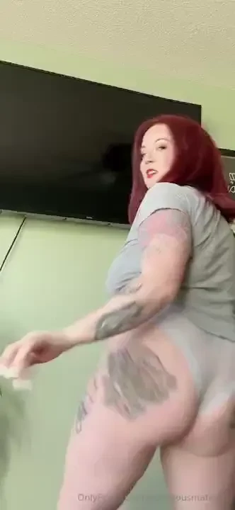 Horrorcon is coming so it s a month of curvalicious dances for you 