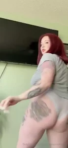 Horrorcon is coming so it s a month of curvalicious dances for you