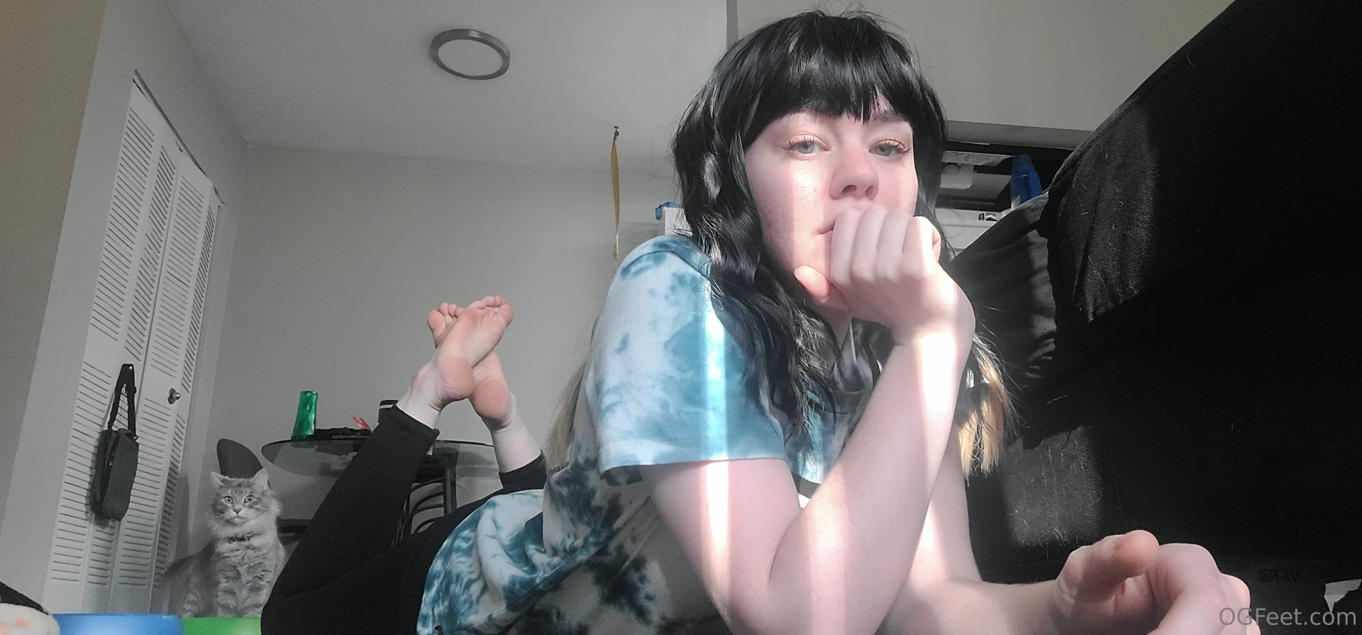 Just need my foot boy to sniff on my toes spoil me and by me clothes 