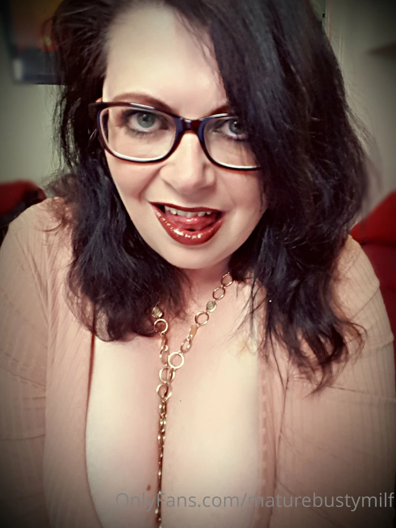 Mmmmm imagine that tongue getting to work on you 