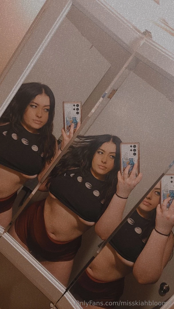 Misskiahbloom on sale for another day 