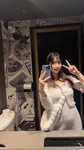 I ate a lot in yakiniku restaurant and was gonna take a selfie with