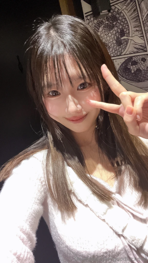 I ate a lot in yakiniku restaurant and was gonna take a selfie with part 1 