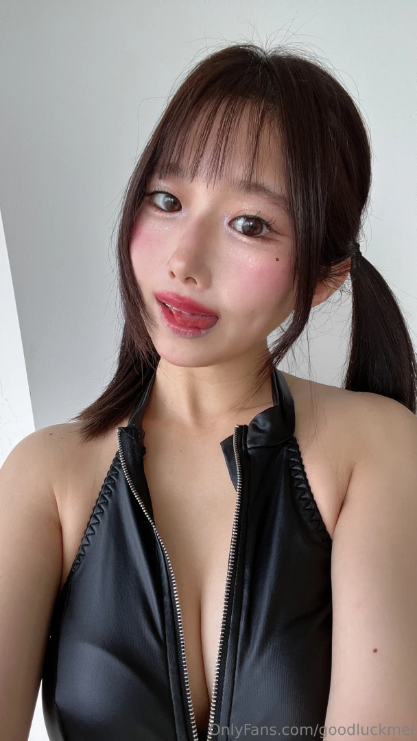 My streaming starts in a few minutes https kick com meimeow0-0 