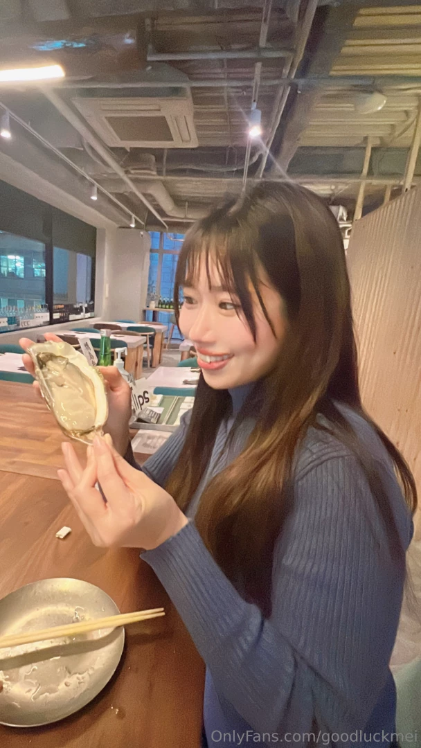 Having huge oysters in hokkaido do you like oysters part 1 