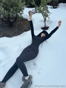 Havin some fun in the snow would you play with me part 1