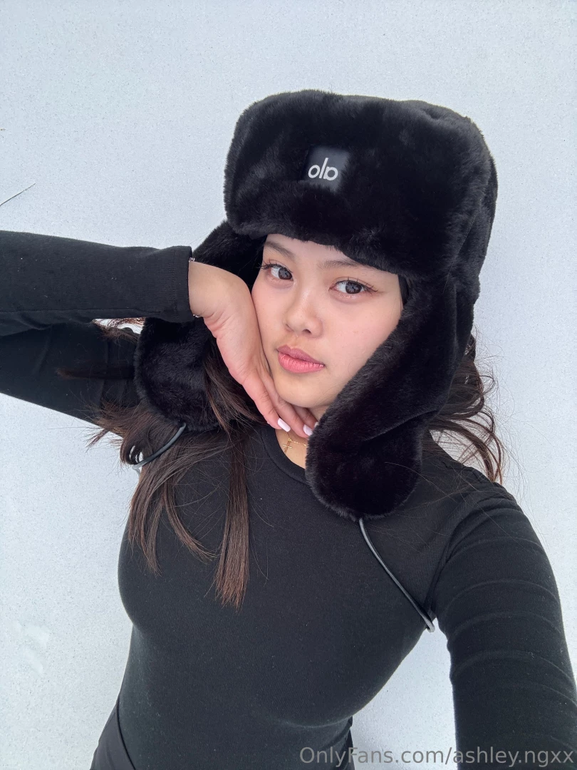 Am i a cute snow bunny 