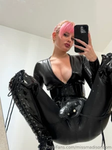 Mommy wants to fuck part 1