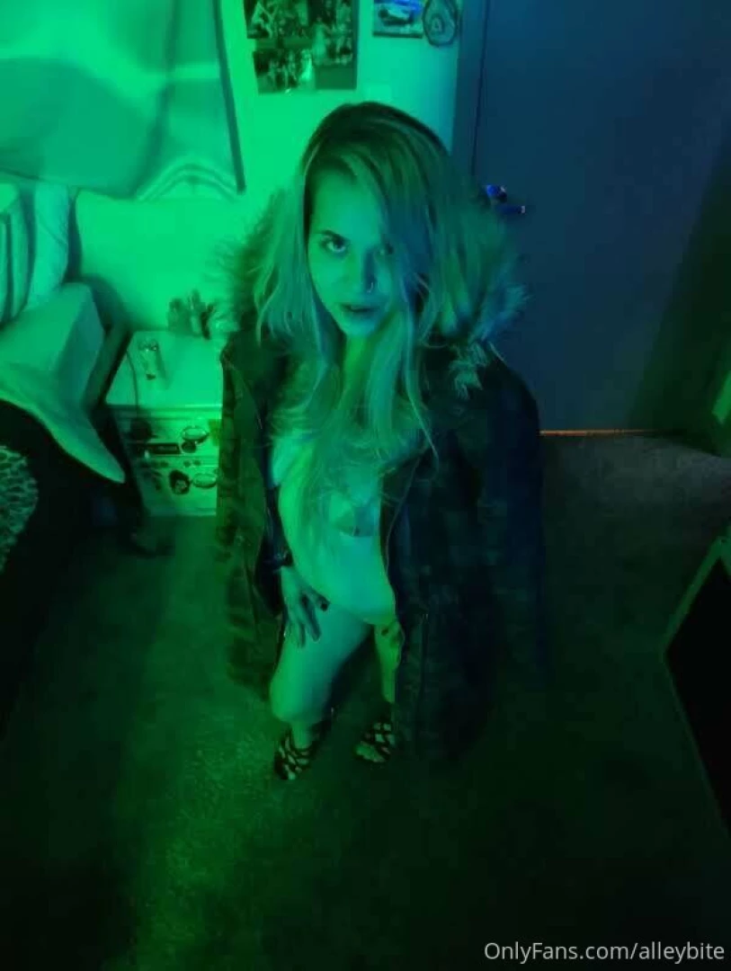 I got cum on me hehe parisrosexxx69 part 9 