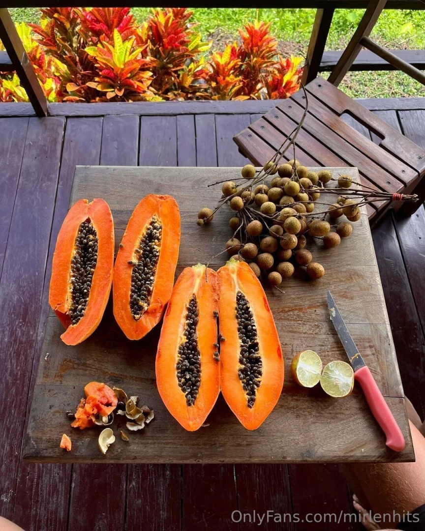 The fruit is so juicy even my thoughts get sweet 