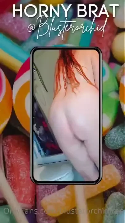 My wet ass looks so funny shaking around 
