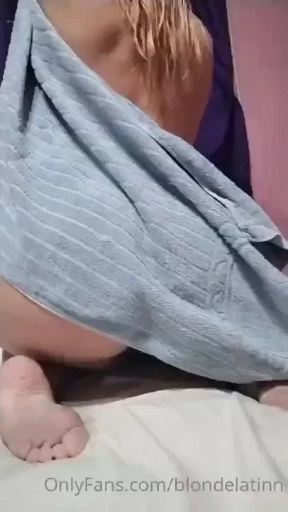 I just got out of the shower and i feel so horny and wanting to play 