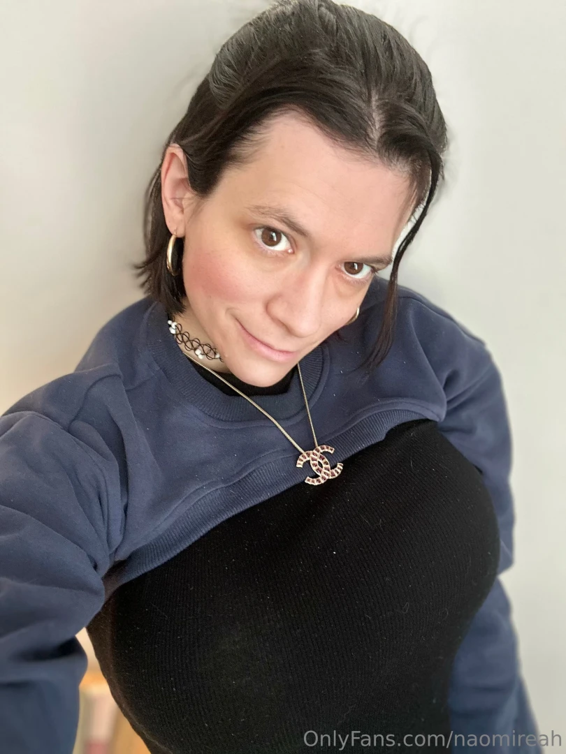 About to head to the gym don t forget to find my kinky stuff 