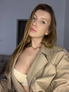Friday evening what does a girl want maybe fun or maybe seduce