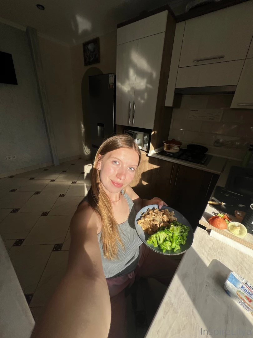 Good morning and bon appetit what are you doing right now 