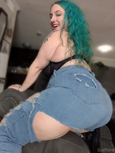 Curves that could make anyone weak in the knees are you ready to