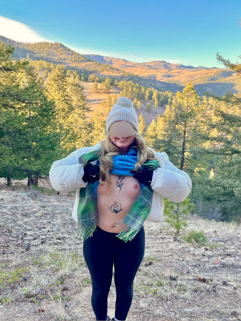 Would it make you hard if you saw me flashing my boobs in nature hehe 