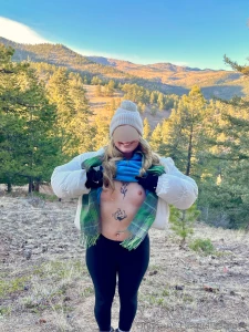 Would it make you hard if you saw me flashing my boobs in nature hehe