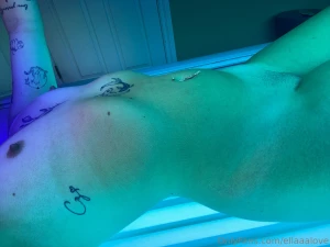 That tanning bed lighting is elite i remember when i was a little slut