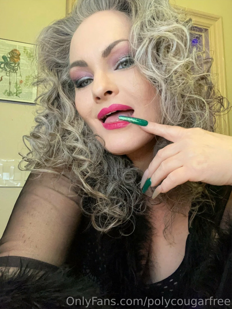 Just know that this is how i react to your dick pics 