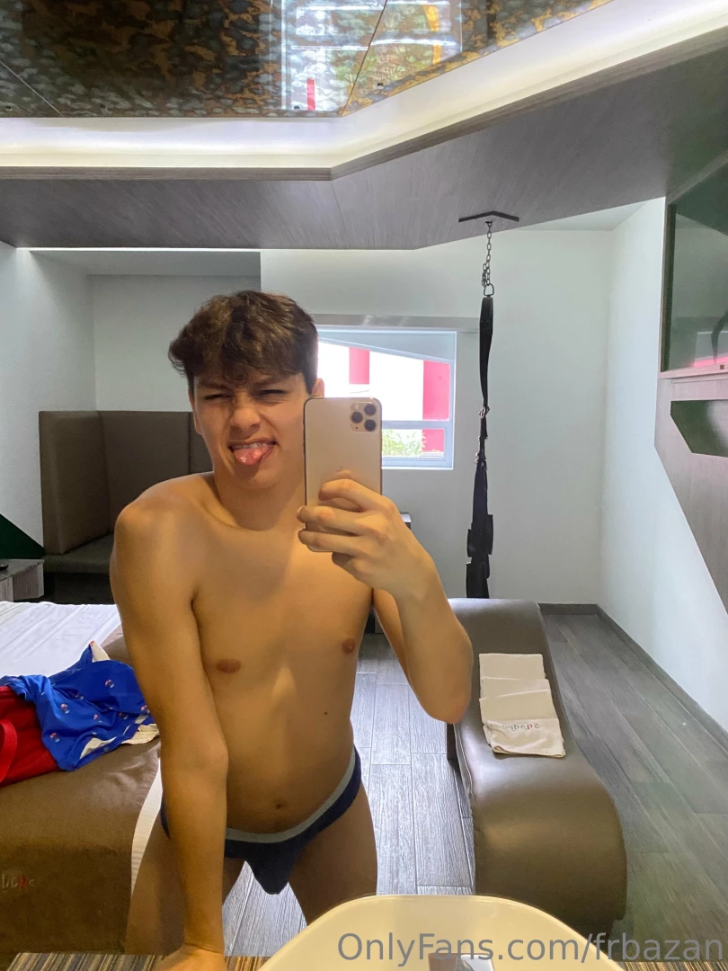 Amo como se me ve este calz n alguien lo quiere lleno de semen manden part 1 