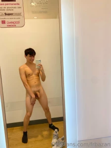 Me vienes a oler la verga y los huevos un rato me dan ganas de tener part 2