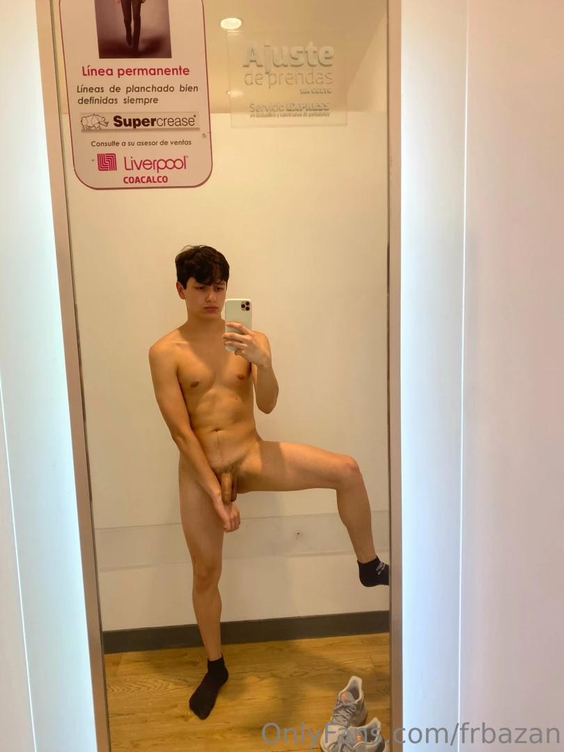 Me vienes a oler la verga y los huevos un rato me dan ganas de tener 