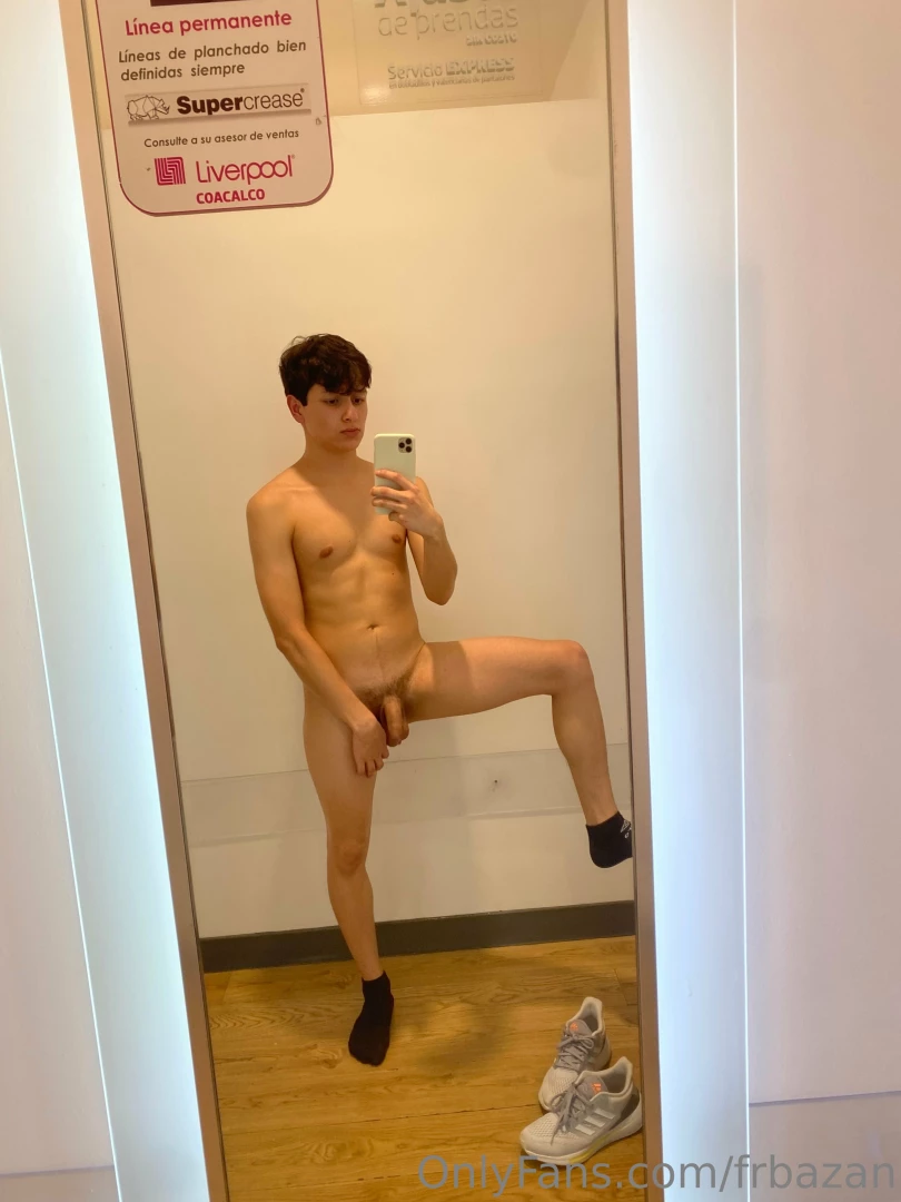 Me vienes a oler la verga y los huevos un rato me dan ganas de tener part 3 