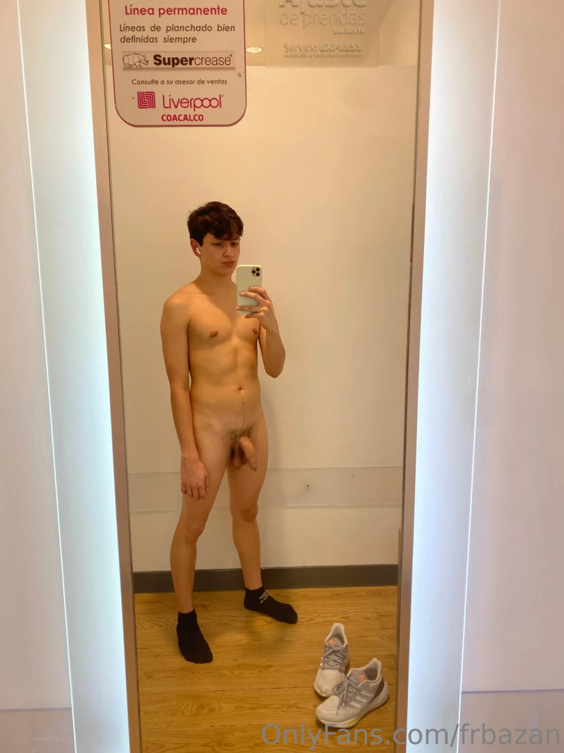 Me vienes a oler la verga y los huevos un rato me dan ganas de tener part 1 