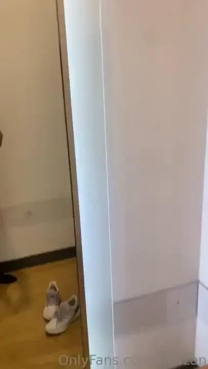 Una faje bien puerco tu y yo en los probadores o que 