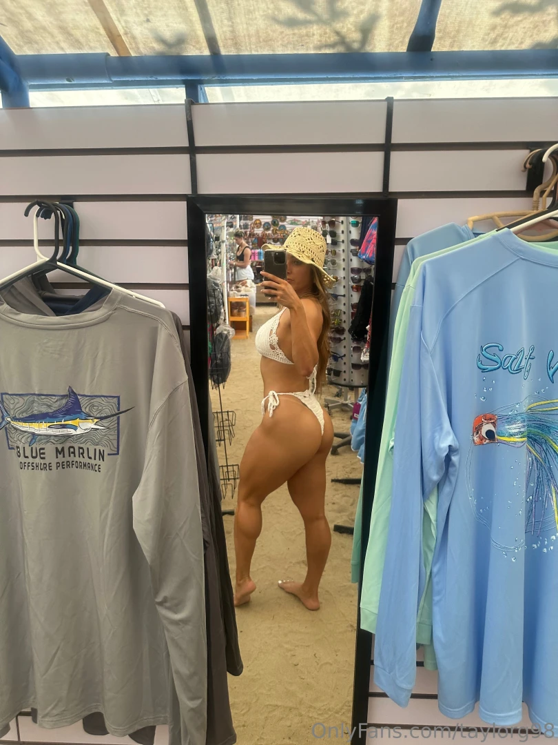 Selfie first before choosing what to buy here 