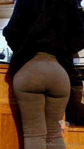 My ass looks so good in leggings ass assfetish bigass assview leggings