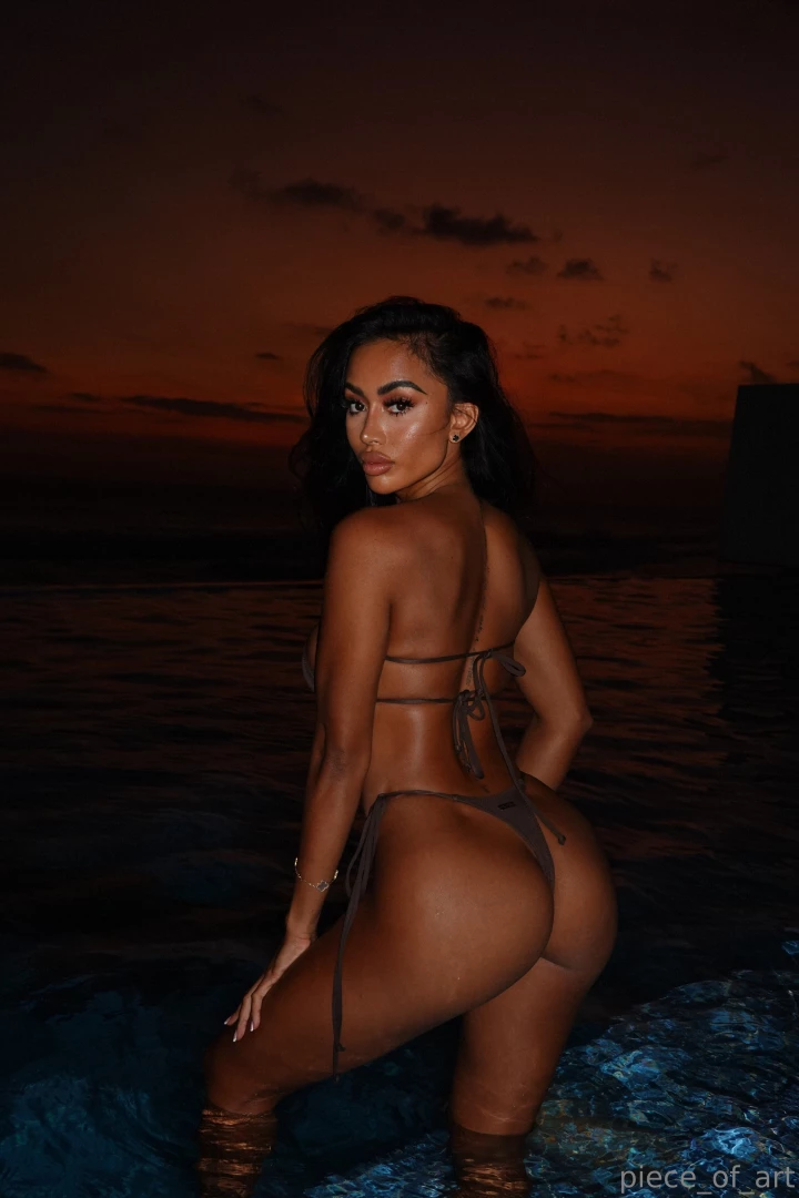 Bet you can t resist a second look 